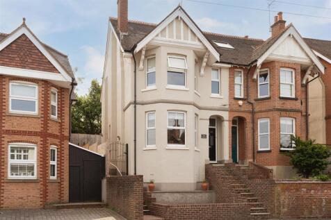 4 bedroom semi-detached house for sale