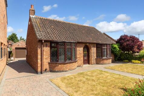 2 bedroom detached bungalow for sale