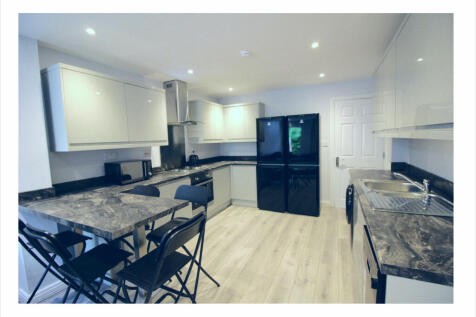 5 bedroom terraced house for sale