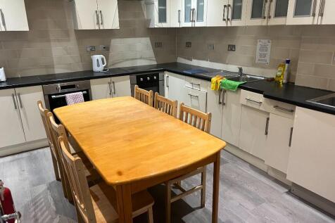 9 bedroom house of multiple occupation for sale