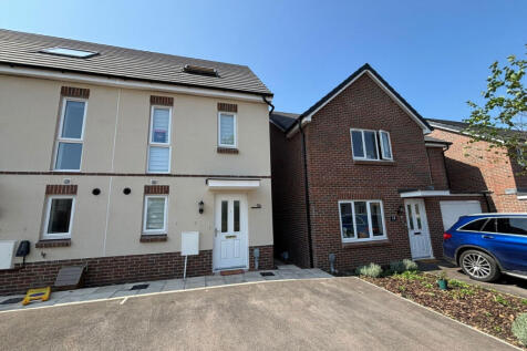 Mallard Way, Lydney, Gloucestershire... 3 bed end of terrace house for sale
