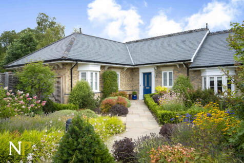 2 bedroom semi-detached bungalow for sale