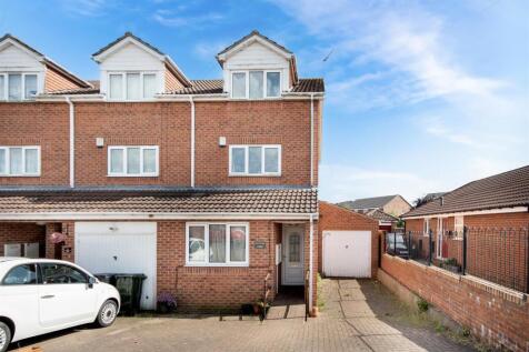 Sawn Moor Avenue, Thurcroft, Rotherham 4 bed end of terrace house for sale