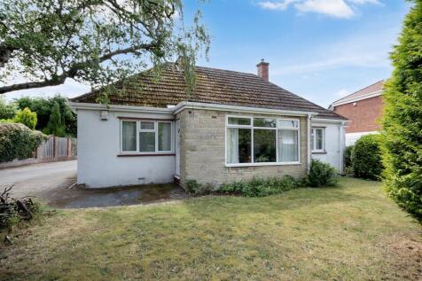Northfield Lane, Wickersley, Rotherham 3 bed detached bungalow for sale