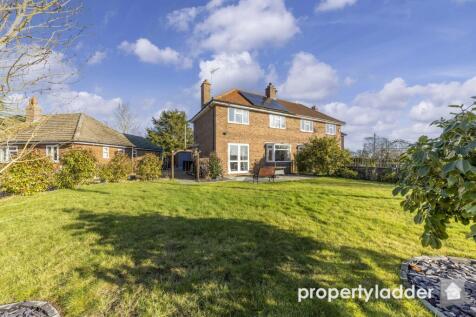 3 bedroom semi-detached house for sale