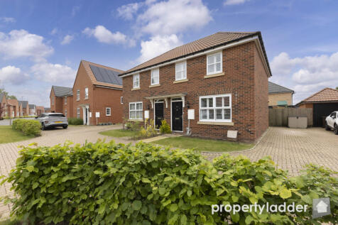 3 bedroom semi-detached house for sale