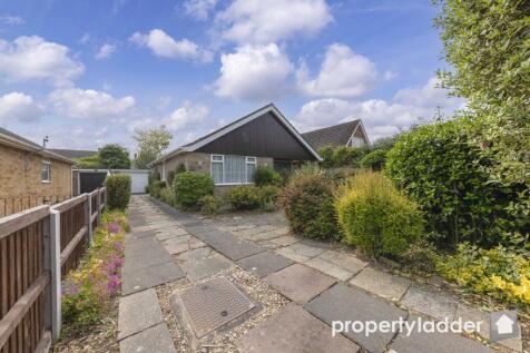 2 bedroom detached bungalow for sale
