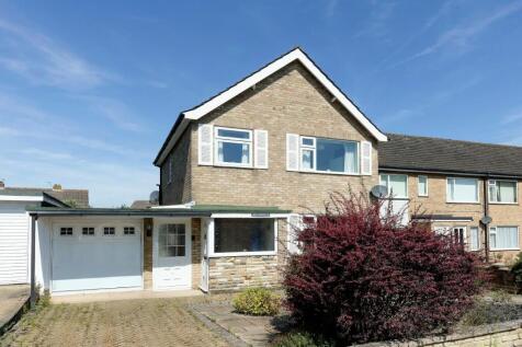 3 bedroom link detached house for sale