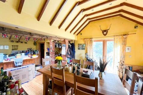 4 bedroom end of terrace house for sale