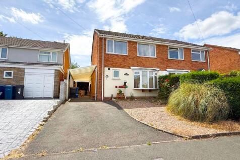Lawnswood Avenue, Burntwood, WS7 4SZ 3 bed semi