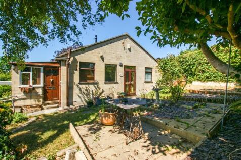 2 bedroom semi-detached bungalow for sale