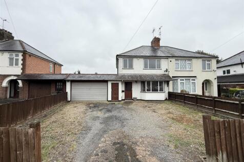 Aylestone Lane, Wigston LE18 3 bed semi