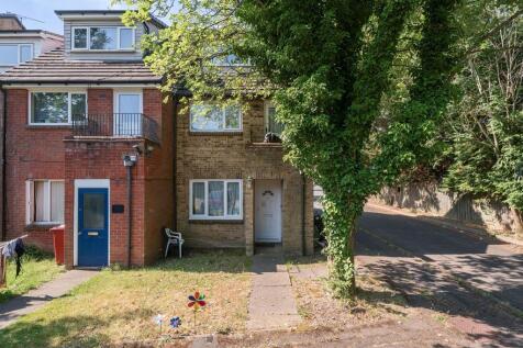 1 bedroom maisonette for sale