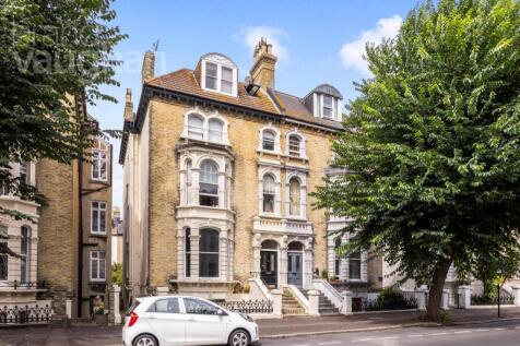 Tisbury Road, Hove, East Sussex, BN3 2 bed flat for sale