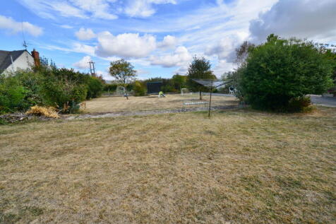 Station Road, Offenham, WR11 8LW 3 bed property with land for sale