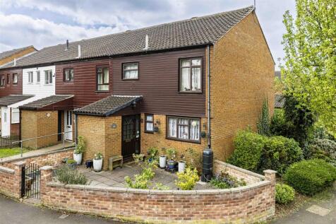 3 bedroom end of terrace house for sale