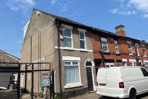 5 bedroom terraced house for sale