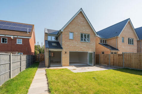Bedford House, Sudbury Road... 4 bed detached house for sale