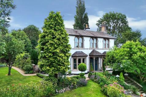 Portland Drive, Scholar Green 3 bed semi
