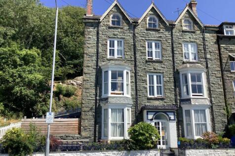 Bryn Teg Hotel, Kings Crescent... 13 bed detached house for sale