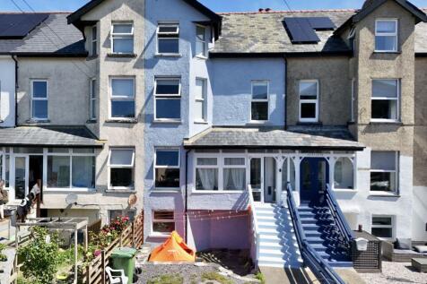 38 Belgrave Road, Fairbourne, LL38 2AZ 4 bed terraced house for sale