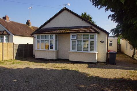 Dennis Way, Slough, Berkshire 8 bed bungalow for sale
