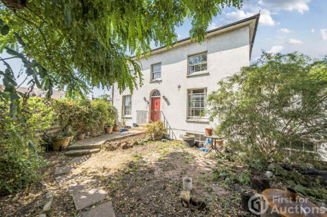 Portsmouth Road, Cobham, KT11 5 bed detached house for sale