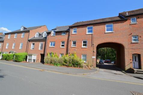 Jacobs Ladder, Old Hatfield 2 bed maisonette for sale