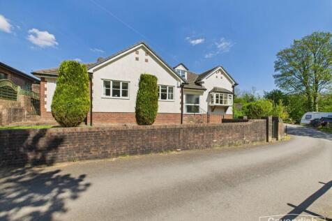 4 bedroom detached bungalow for sale