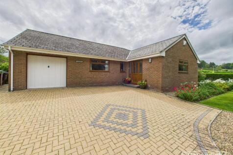 3 bedroom detached bungalow for sale