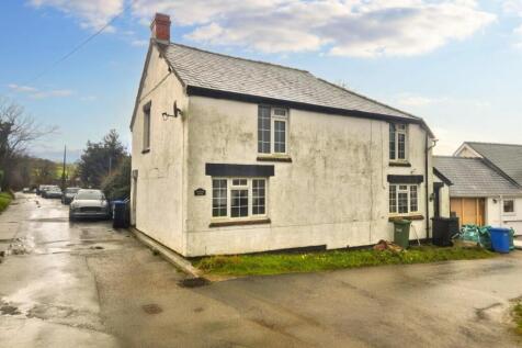 3 bedroom link detached house for sale