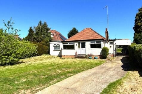 Hertford Road, Stevenage 3 bed detached bungalow for sale