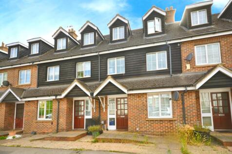 Waterside, Chesham 3 bed flat for sale
