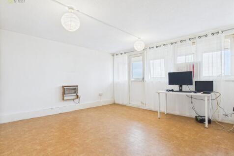 Heathmere Drive, Birmingham B37 2 bed flat for sale