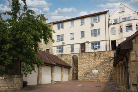 2 bedroom ground floor flat for sale