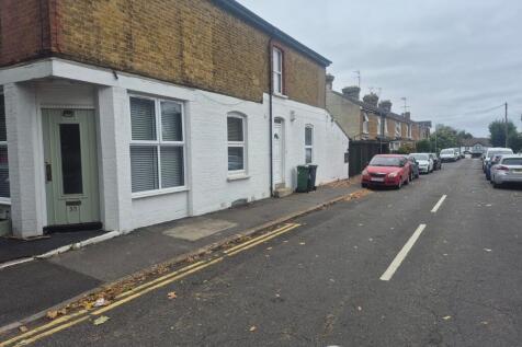 Heath Grove, Maidstone, Kent, ME16 9AS 1 bed flat for sale