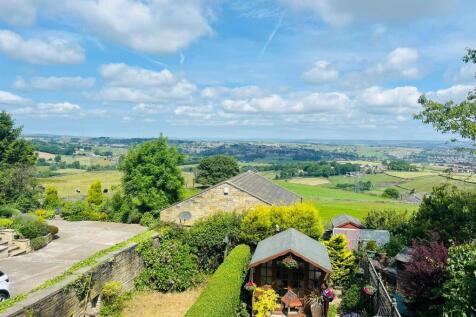 Calder Bank, Bradford BD13 2 bed cottage for sale