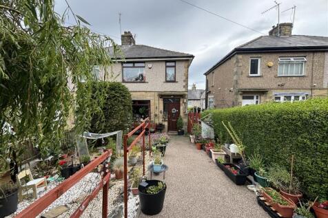 Bronte Old Road, Bradford BD13 3 bed semi
