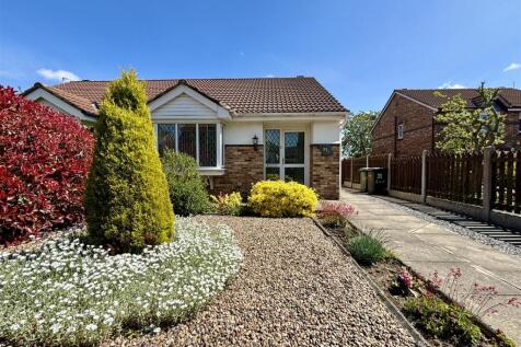 Kingfisher Grove, Bradford BD8 2 bed semi