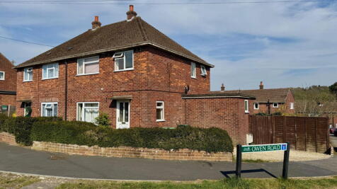 Kingsley Close, Newbury RG14 3 bed semi