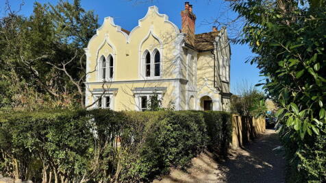 5 bedroom detached house for sale