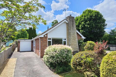 Knowle Crescent, Newbury RG20 2 bed detached house for sale
