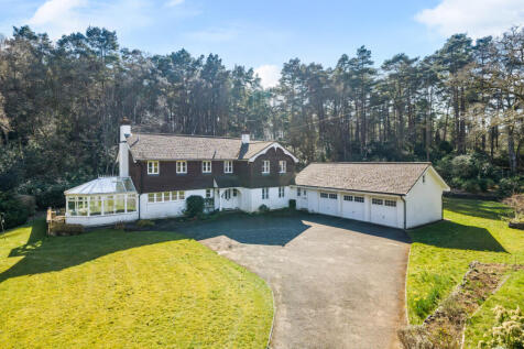 Botany Hill, The Sands, Farnham, GU10 6 bed detached house for sale