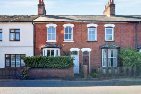 Guildford Road, Farnham, Surrey, GU9 3 bed terraced house for sale