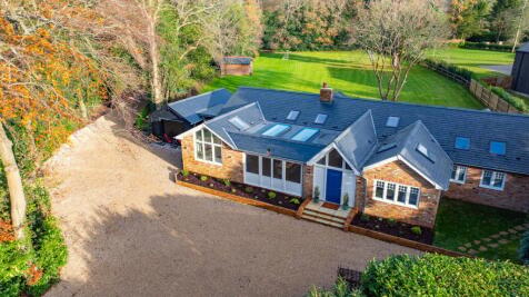 5 bedroom country house for sale