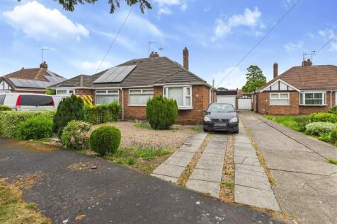 3 bedroom semi-detached bungalow for sale