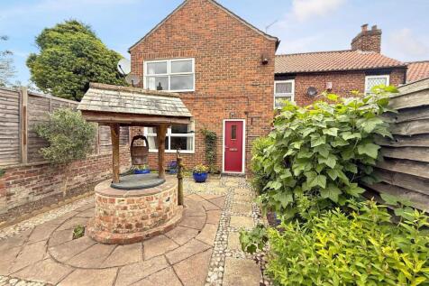 Lord Nelsons Yard, Yarm, TS15 9BP 3 bed house for sale