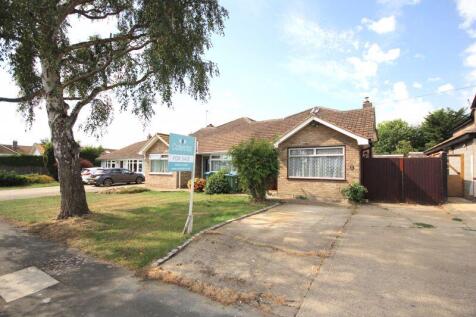 4 bedroom semi-detached bungalow for sale