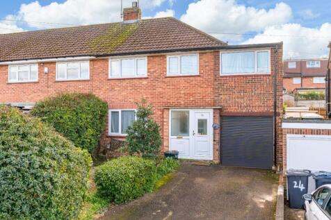Lower Clabdens, Ware SG12 5 bed end of terrace house for sale