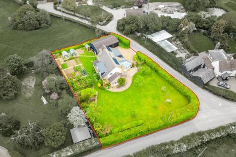 Ware SG12 4 bed detached house for sale